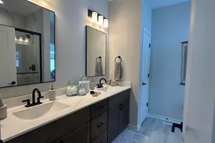 N55W25282 Cres Hl Dr, Sussex, WI 53089 - Photo 12