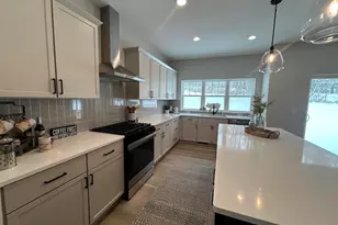 N55W25282 Cres Hl Dr, Sussex, WI 53089 - Photo 8