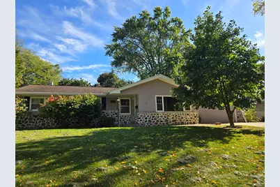 917 E Roberta Ave, Waukesha, WI 53186 - Photo 2