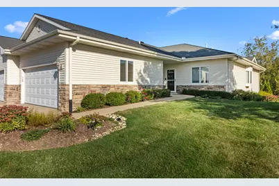 229  Creekside Pl, Delavan, WI 53115 - Photo 1