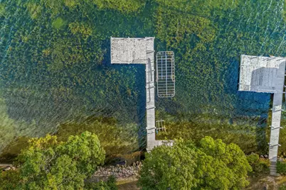 2810  Willow Point Dr, Delavan, WI 53115 - Photo 2