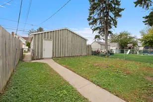 2219 S 59th St, West Allis, WI 53219 - Photo 22