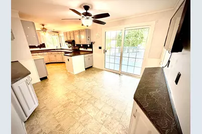 2471 E Mark Dr, Sheboygan, WI 53083 - Photo 6