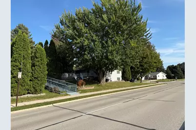 2471 E Mark Dr, Sheboygan, WI 53083 - Photo 2