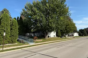 2471 E Mark Dr, Sheboygan, WI 53083 - Photo 2