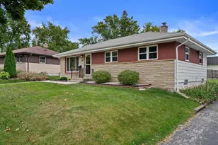 3963 N 98th St, Milwaukee, WI 53222 - Photo 2