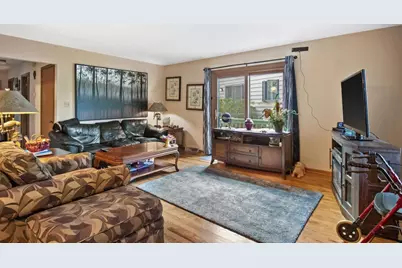 6420 W Dodge Pl, Milwaukee, WI 53220 - Photo 4