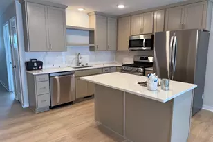 W219N16267 Primrose Ct, Jackson, WI 53037 - Photo 2