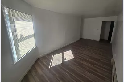 2344 W Hopkins St, Milwaukee, WI 53206 - Photo 8