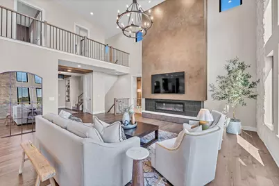 W188N5040  Red Crown Trl, Menomonee Falls, WI 53051 - Photo 10