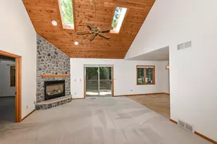 955 E Loos St, Hartford, WI 53027 - Photo 8