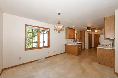 955 E Loos St, Hartford, WI 53027 - Photo 12