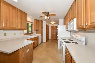 955 E Loos St, Hartford, WI 53027 - Photo 16