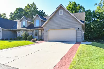 955 E Loos St, Hartford, WI 53027 - Photo 2