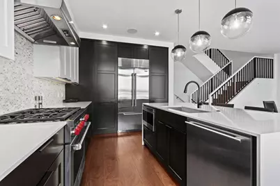 1110  Brookwood Dr, Ashwaubenon, WI 54304 - Photo 12