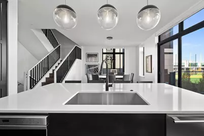 1110  Brookwood Dr, Ashwaubenon, WI 54304 - Photo 4