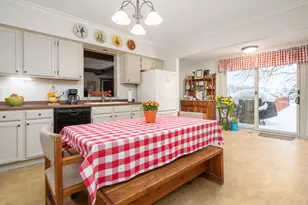 W304N2426 Maple Ave, Delafield, WI 53072 - Photo 8