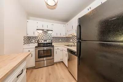 8511 N 107th St, Milwaukee, WI 53224 - Photo 14