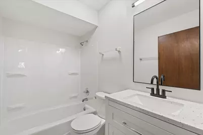 8148 S 88th St, Franklin, WI 53132 - Photo 14