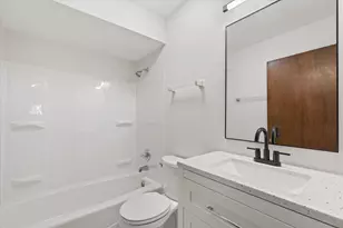 8148 S 88th St, Franklin, WI 53132 - Photo 14