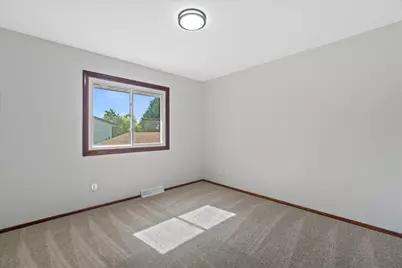 8150 S 88th St, Franklin, WI 53132 - Photo 18