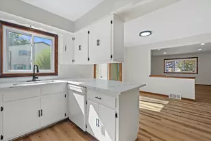 8150 S 88th St, Franklin, WI 53132 - Photo 8