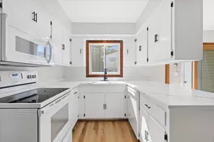 8150 S 88th St, Franklin, WI 53132 - Photo 10