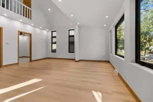 637 1st St, Delafield, WI 53018 - Photo 10