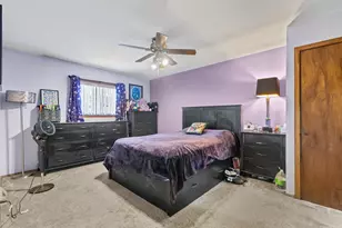 W144N4821 Stone Dr, Menomonee Falls, WI 53051 - Photo 10