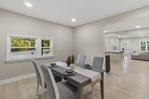 6800 Auburn Ave, Wauwatosa, WI 53213 - Photo 20