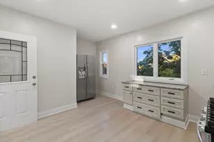 6800 Auburn Ave, Wauwatosa, WI 53213 - Photo 24