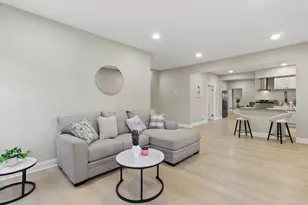 6800 Auburn Ave, Wauwatosa, WI 53213 - Photo 6