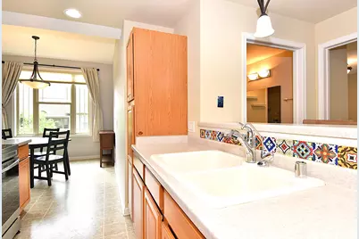 8619 S Deerwood Ln, Franklin, WI 53132 - Photo 18