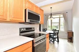 8619 S Deerwood Ln, Franklin, WI 53132 - Photo 20