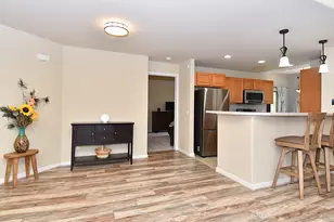 8619 S Deerwood Ln, Franklin, WI 53132 - Photo 16