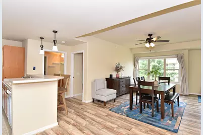 8619 S Deerwood Ln, Franklin, WI 53132 - Photo 10