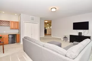 8619 S Deerwood Ln, Franklin, WI 53132 - Photo 8
