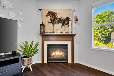 N62W21656  Augusta Pkwy, Menomonee Falls, WI 53051 - Photo 6