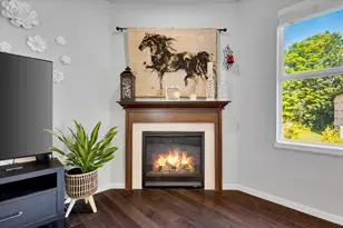 N62W21656 Augusta Pkwy, Menomonee Falls, WI 53051 - Photo 6