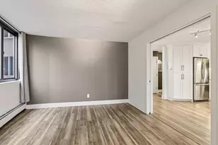 1919 N Summit Ave, Milwaukee, WI 53202 - Photo 16