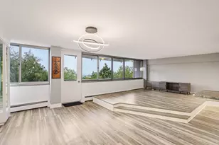 1919 N Summit Ave, Milwaukee, WI 53202 - Photo 6