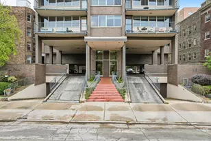 1919 N Summit Ave, Milwaukee, WI 53202 - Photo 36