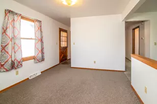 612 Elm St, Watertown, WI 53098 - Photo 8