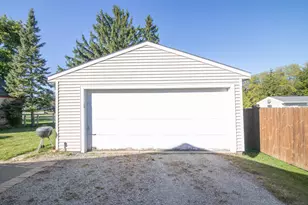 612 Elm St, Watertown, WI 53098 - Photo 36