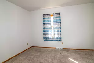 612 Elm St, Watertown, WI 53098 - Photo 16