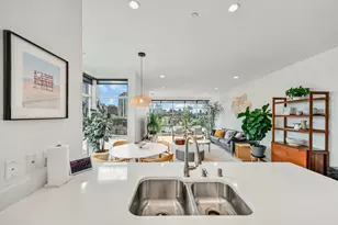 1550 E Royall Pl, Milwaukee, WI 53202 - Photo 16