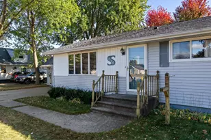 3107 45th St, Two Rivers, WI 54241 - Photo 2