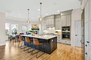 W248N2151 Kettle Cove Ct, Pewaukee, WI 53072 - Photo 8