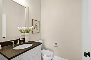 W248N2151 Kettle Cove Ct, Pewaukee, WI 53072 - Photo 16