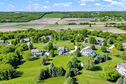 S25W29201  Cambrian Rdg, Genesee, WI 53188 - Photo 4